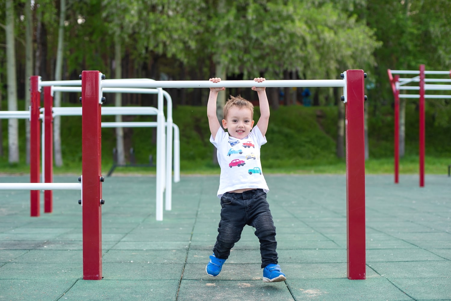 Польза турника для детей