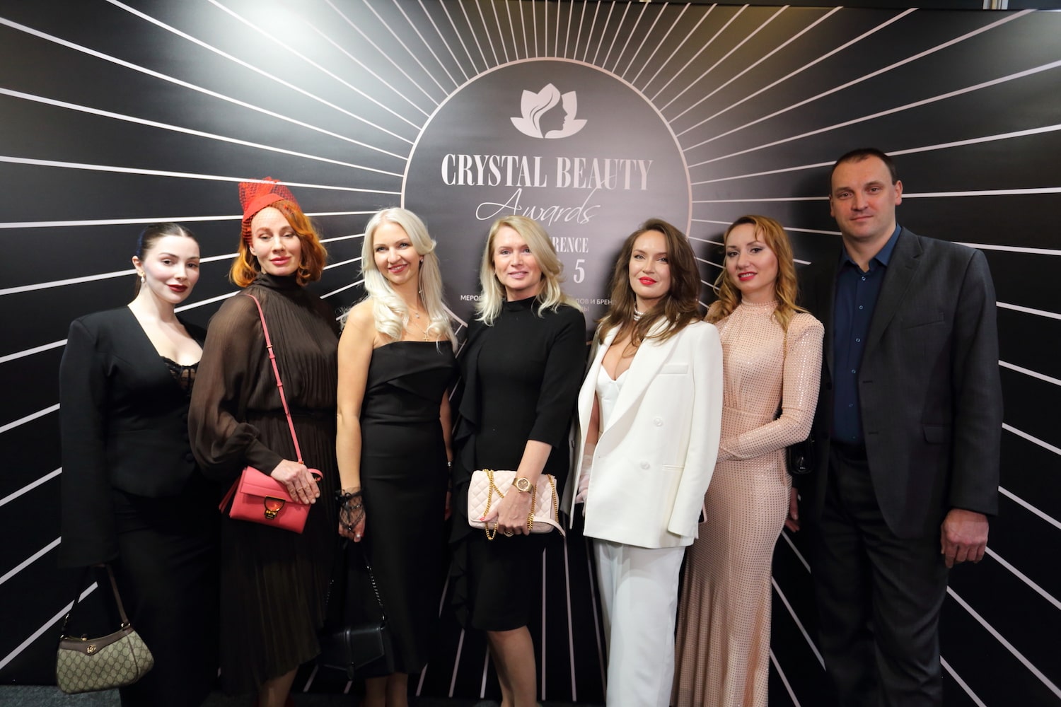 Специалисты ОН КЛИНИК на церемонии вручения Всероссийской премии «Хрустальный лотос – 2025»
