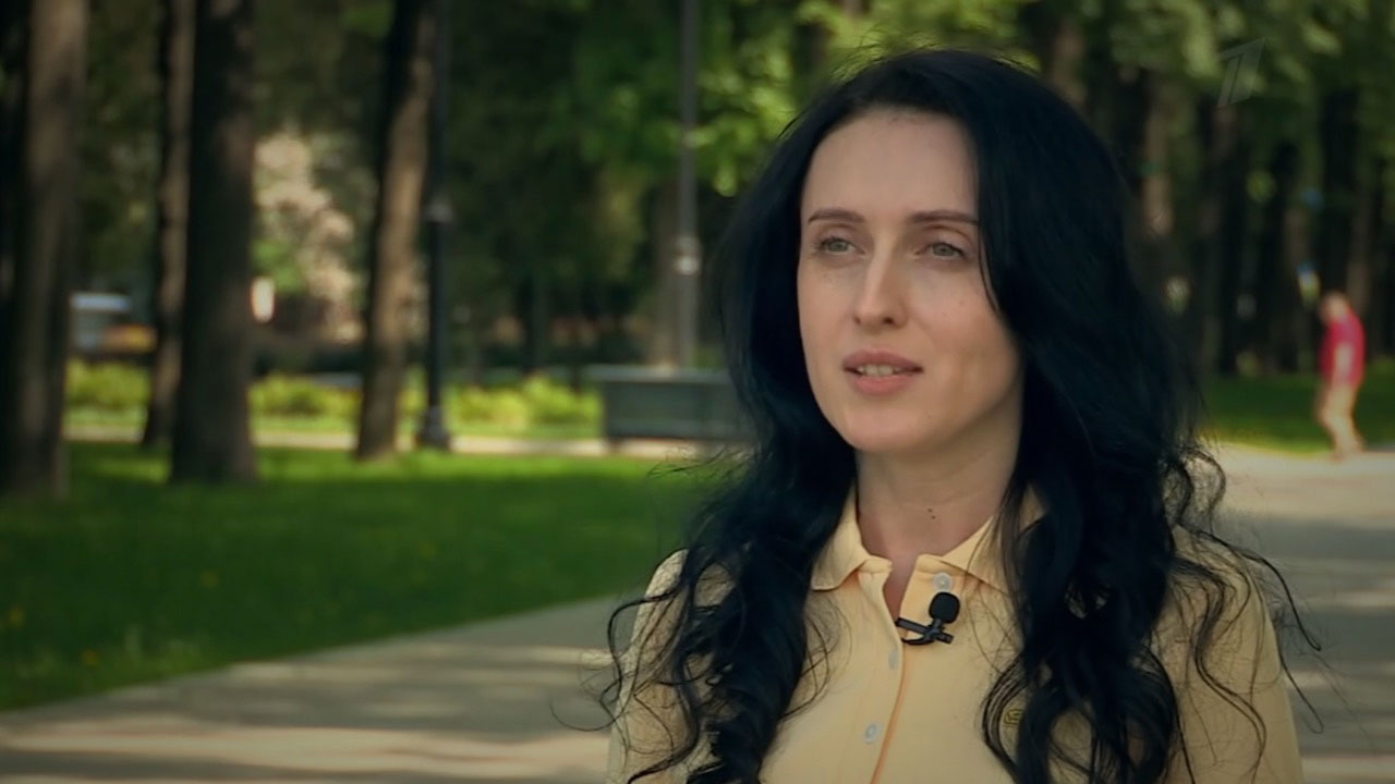 Ольга Сергеевна Султанова в сюжете о купании в фонтане в программе «Утро на первом канале» Ольга Сергеевна Султанова в сюжете о купании в фонтане в программе «Утро на первом канале»
